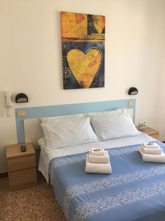 Hotel Villa Rinaldini Rimini Exterior photo